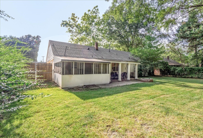 296 WHITE STATION RD, Memphis, Tennessee 38117, 3 Bedrooms Bedrooms, 6 Rooms Rooms,2 BathroomsBathrooms,Residential,For Sale,WHITE STATION,10224427