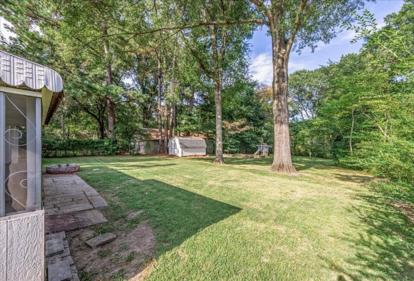 296 WHITE STATION RD, Memphis, Tennessee 38117, 3 Bedrooms Bedrooms, 6 Rooms Rooms,2 BathroomsBathrooms,Residential,For Sale,WHITE STATION,10224427