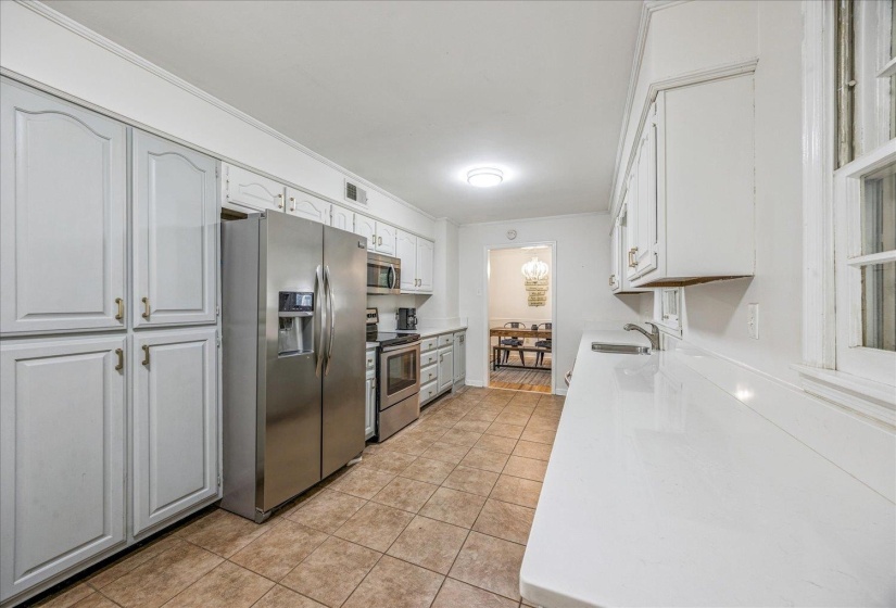 296 WHITE STATION RD, Memphis, Tennessee 38117, 3 Bedrooms Bedrooms, 6 Rooms Rooms,2 BathroomsBathrooms,Residential,For Sale,WHITE STATION,10224427