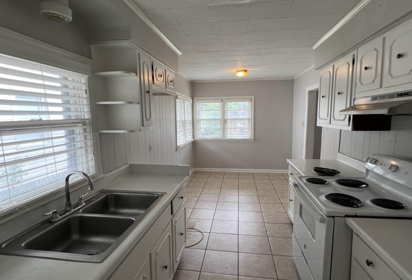 3794 DOUGLASS AVE, Memphis, Tennessee 38111, 4 Bedrooms Bedrooms, 7 Rooms Rooms,2 BathroomsBathrooms,Residential,For Sale,DOUGLASS,10224428