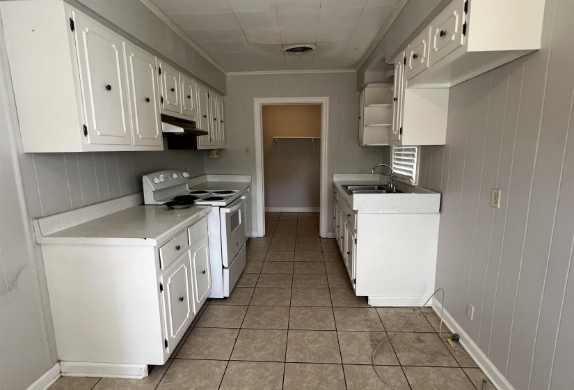 3794 DOUGLASS AVE, Memphis, Tennessee 38111, 4 Bedrooms Bedrooms, 7 Rooms Rooms,2 BathroomsBathrooms,Residential,For Sale,DOUGLASS,10224428