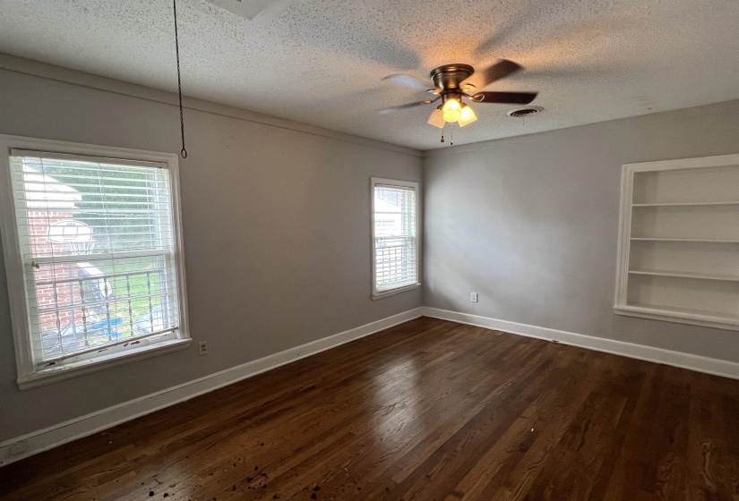 3794 DOUGLASS AVE, Memphis, Tennessee 38111, 4 Bedrooms Bedrooms, 7 Rooms Rooms,2 BathroomsBathrooms,Residential,For Sale,DOUGLASS,10224428