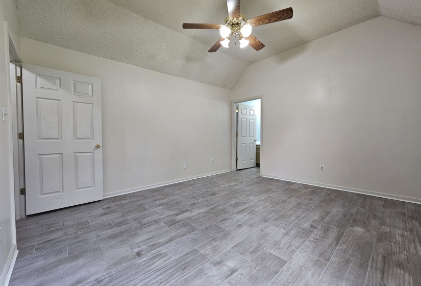 2210 STONE STREAM DR, Memphis, Tennessee 38016, 3 Bedrooms Bedrooms, 6 Rooms Rooms,2 BathroomsBathrooms,Residential,For Sale,STONE STREAM,10224430
