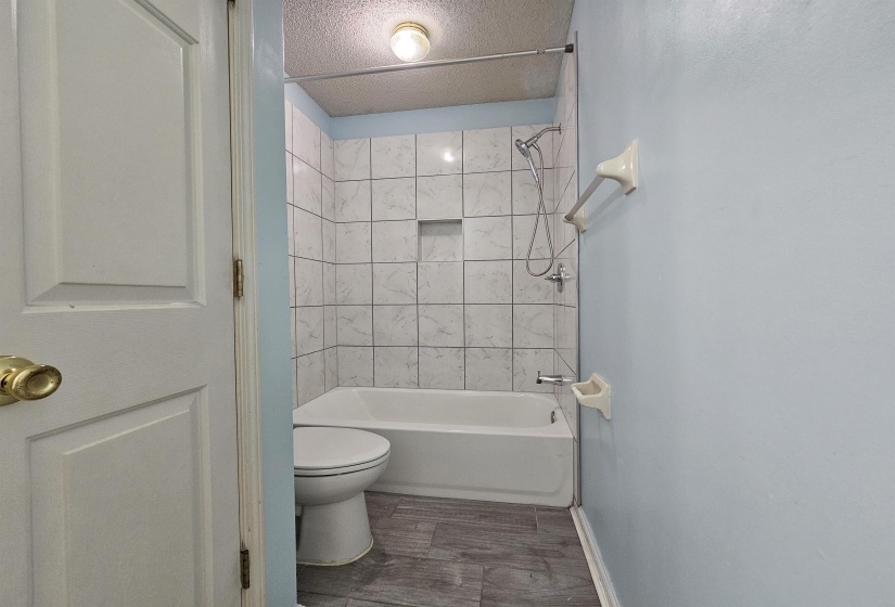 2210 STONE STREAM DR, Memphis, Tennessee 38016, 3 Bedrooms Bedrooms, 6 Rooms Rooms,2 BathroomsBathrooms,Residential,For Sale,STONE STREAM,10224430