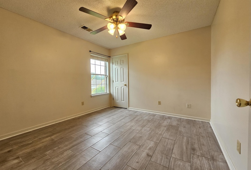 2210 STONE STREAM DR, Memphis, Tennessee 38016, 3 Bedrooms Bedrooms, 6 Rooms Rooms,2 BathroomsBathrooms,Residential,For Sale,STONE STREAM,10224430