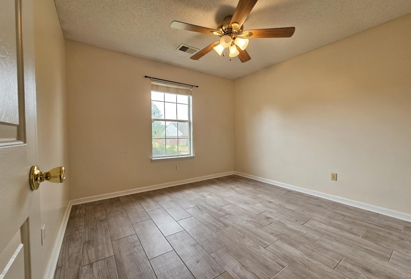 2210 STONE STREAM DR, Memphis, Tennessee 38016, 3 Bedrooms Bedrooms, 6 Rooms Rooms,2 BathroomsBathrooms,Residential,For Sale,STONE STREAM,10224430