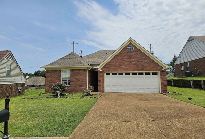 2210 STONE STREAM DR, Memphis, Tennessee 38016, 3 Bedrooms Bedrooms, 6 Rooms Rooms,2 BathroomsBathrooms,Residential,For Sale,STONE STREAM,10224430