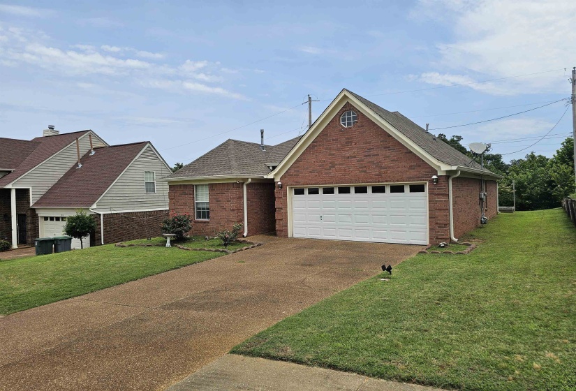 2210 STONE STREAM DR, Memphis, Tennessee 38016, 3 Bedrooms Bedrooms, 6 Rooms Rooms,2 BathroomsBathrooms,Residential,For Sale,STONE STREAM,10224430