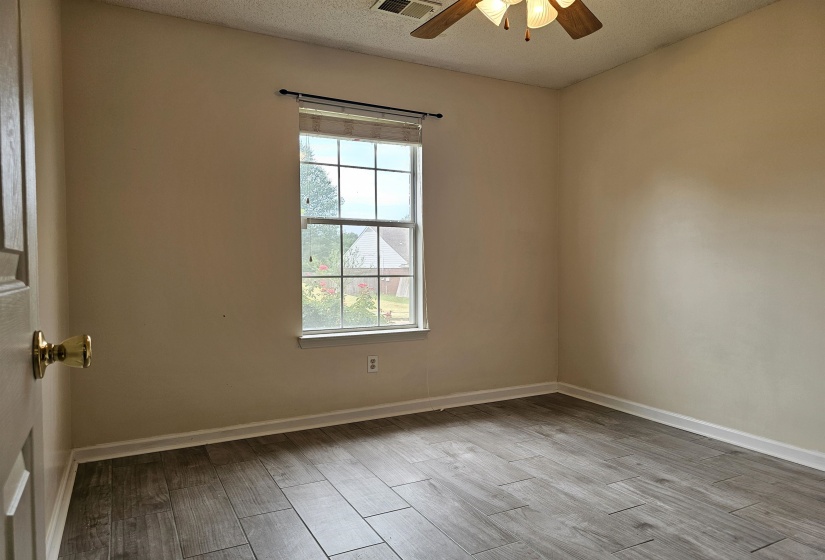 2210 STONE STREAM DR, Memphis, Tennessee 38016, 3 Bedrooms Bedrooms, 6 Rooms Rooms,2 BathroomsBathrooms,Residential,For Sale,STONE STREAM,10224430