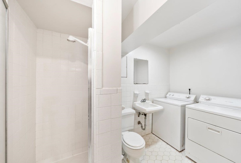 1636 CENTRAL AVE, Memphis, Tennessee 38104, 3 Bedrooms Bedrooms, 7 Rooms Rooms,2.1 BathroomsBathrooms,Residential,For Sale,CENTRAL,10224441