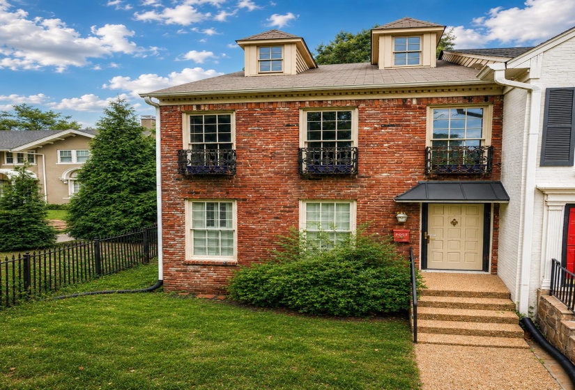 1636 CENTRAL AVE, Memphis, Tennessee 38104, 3 Bedrooms Bedrooms, 7 Rooms Rooms,2.1 BathroomsBathrooms,Residential,For Sale,CENTRAL,10224441