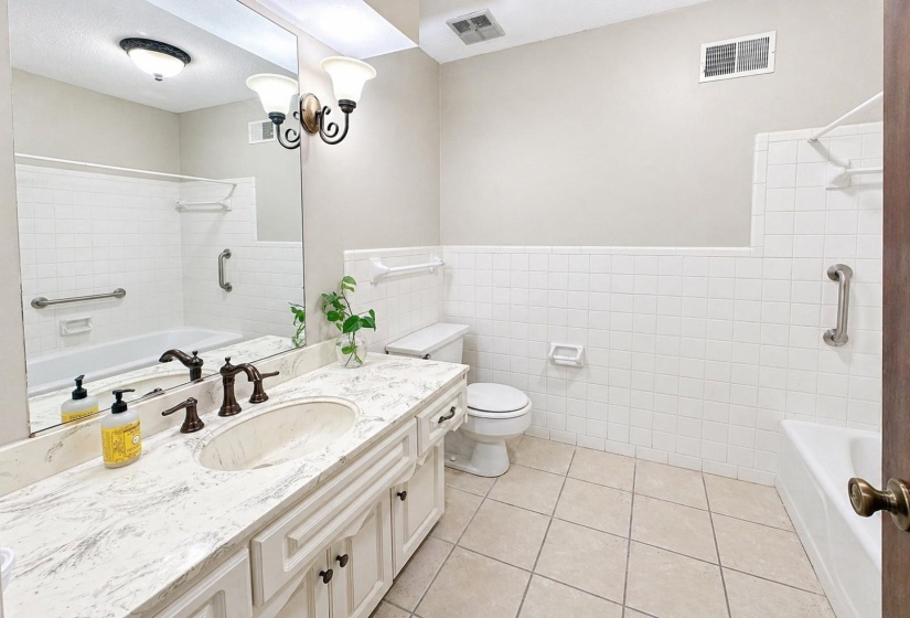 2148 RIVERDALE RD, Germantown, Tennessee 38138, 4 Bedrooms Bedrooms, 8 Rooms Rooms,2 BathroomsBathrooms,Residential,For Sale,RIVERDALE,10224442
