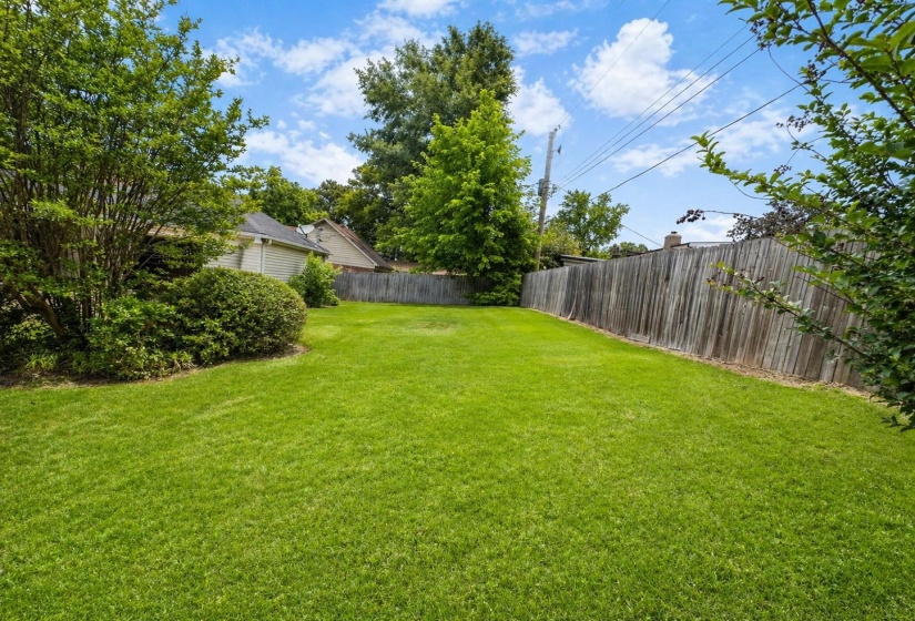 2148 RIVERDALE RD, Germantown, Tennessee 38138, 4 Bedrooms Bedrooms, 8 Rooms Rooms,2 BathroomsBathrooms,Residential,For Sale,RIVERDALE,10224442