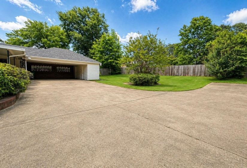 2148 RIVERDALE RD, Germantown, Tennessee 38138, 4 Bedrooms Bedrooms, 8 Rooms Rooms,2 BathroomsBathrooms,Residential,For Sale,RIVERDALE,10224442