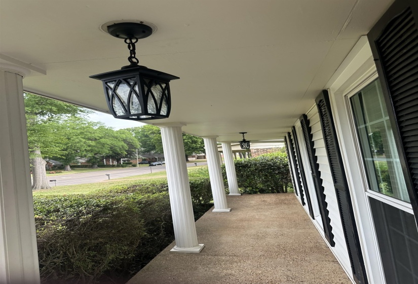 2148 RIVERDALE RD, Germantown, Tennessee 38138, 4 Bedrooms Bedrooms, 8 Rooms Rooms,2 BathroomsBathrooms,Residential,For Sale,RIVERDALE,10224442