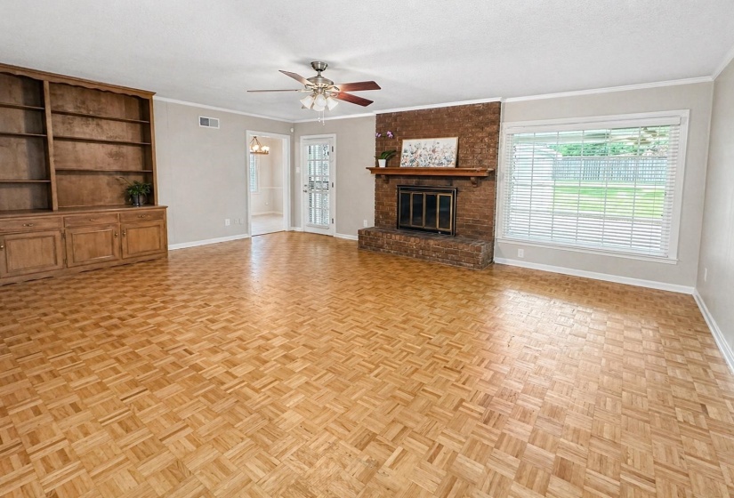 2148 RIVERDALE RD, Germantown, Tennessee 38138, 4 Bedrooms Bedrooms, 8 Rooms Rooms,2 BathroomsBathrooms,Residential,For Sale,RIVERDALE,10224442