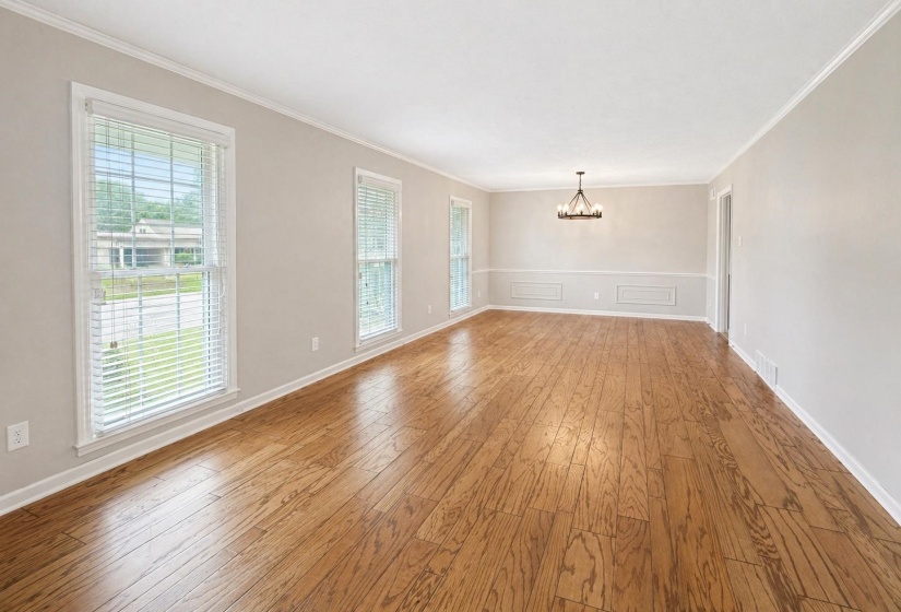 2148 RIVERDALE RD, Germantown, Tennessee 38138, 4 Bedrooms Bedrooms, 8 Rooms Rooms,2 BathroomsBathrooms,Residential,For Sale,RIVERDALE,10224442