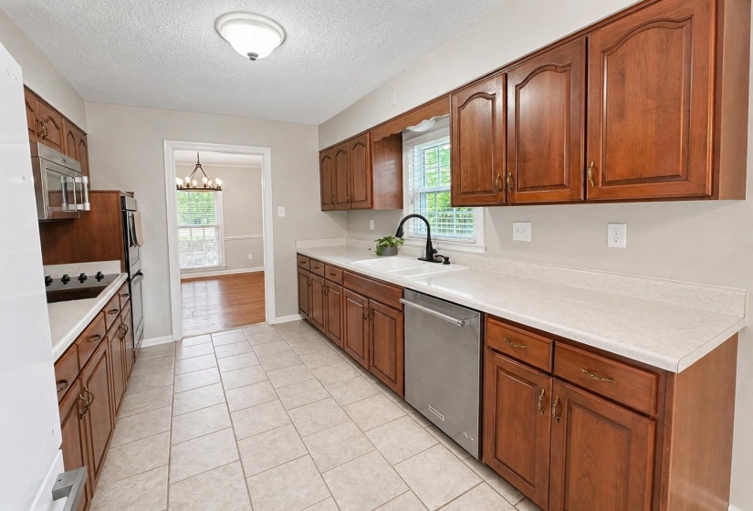 2148 RIVERDALE RD, Germantown, Tennessee 38138, 4 Bedrooms Bedrooms, 8 Rooms Rooms,2 BathroomsBathrooms,Residential,For Sale,RIVERDALE,10224442