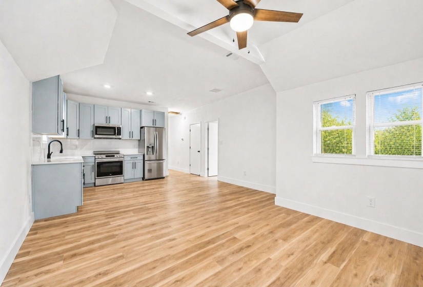 1595 COURT AVE, Memphis, Tennessee 38104, 3 Bedrooms Bedrooms, 7 Rooms Rooms,2 BathroomsBathrooms,Rental Properties,For Sale,COURT,10224448