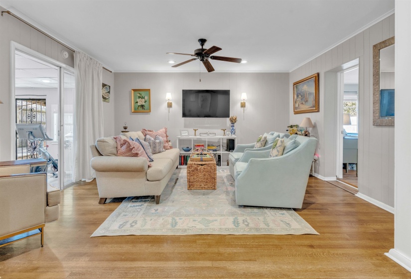 1383 WHITE STATION RD, Memphis, Tennessee 38117, 3 Bedrooms Bedrooms, 9 Rooms Rooms,2.1 BathroomsBathrooms,Rental Properties,For Sale,WHITE STATION,10224462