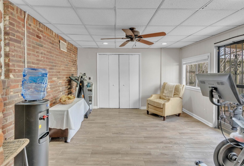 1383 WHITE STATION RD, Memphis, Tennessee 38117, 3 Bedrooms Bedrooms, 9 Rooms Rooms,2.1 BathroomsBathrooms,Rental Properties,For Sale,WHITE STATION,10224462