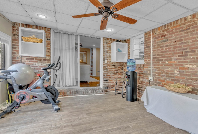 1383 WHITE STATION RD, Memphis, Tennessee 38117, 3 Bedrooms Bedrooms, 9 Rooms Rooms,2.1 BathroomsBathrooms,Rental Properties,For Sale,WHITE STATION,10224462