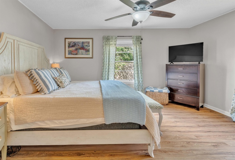 1383 WHITE STATION RD, Memphis, Tennessee 38117, 3 Bedrooms Bedrooms, 9 Rooms Rooms,2.1 BathroomsBathrooms,Rental Properties,For Sale,WHITE STATION,10224462