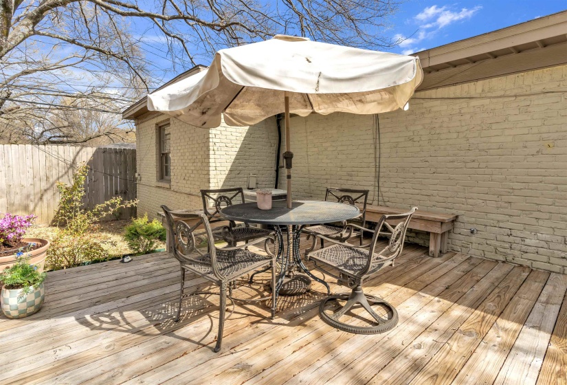 1383 WHITE STATION RD, Memphis, Tennessee 38117, 3 Bedrooms Bedrooms, 9 Rooms Rooms,2.1 BathroomsBathrooms,Rental Properties,For Sale,WHITE STATION,10224462