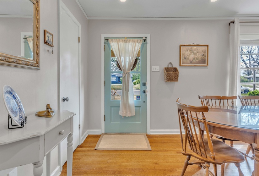 1383 WHITE STATION RD, Memphis, Tennessee 38117, 3 Bedrooms Bedrooms, 9 Rooms Rooms,2.1 BathroomsBathrooms,Rental Properties,For Sale,WHITE STATION,10224462