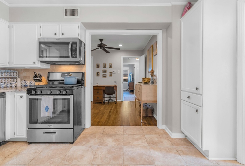 1383 WHITE STATION RD, Memphis, Tennessee 38117, 3 Bedrooms Bedrooms, 9 Rooms Rooms,2.1 BathroomsBathrooms,Rental Properties,For Sale,WHITE STATION,10224462