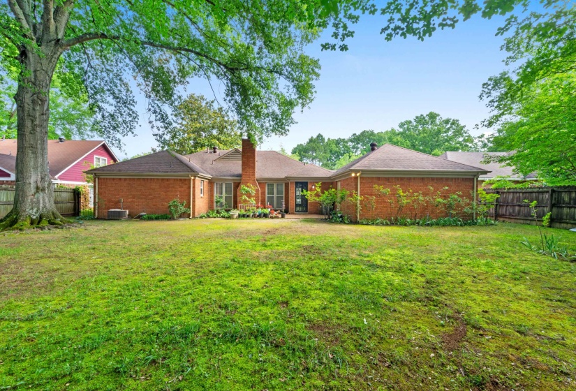 7027 BOXBOROUGH CV, Memphis, Tennessee 38119, 3 Bedroom Bedrooms, 6 Room Rooms,2.1 BathroomBathrooms,Residential,For Sale,BOXBOROUGH,0,10223085