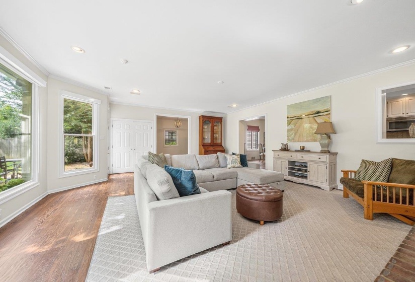 399 GREENFIELD RD, Memphis, Tennessee 38117, 4 Bedrooms Bedrooms, 9 Rooms Rooms,3.1 BathroomsBathrooms,Residential,For Sale,GREENFIELD,10224445