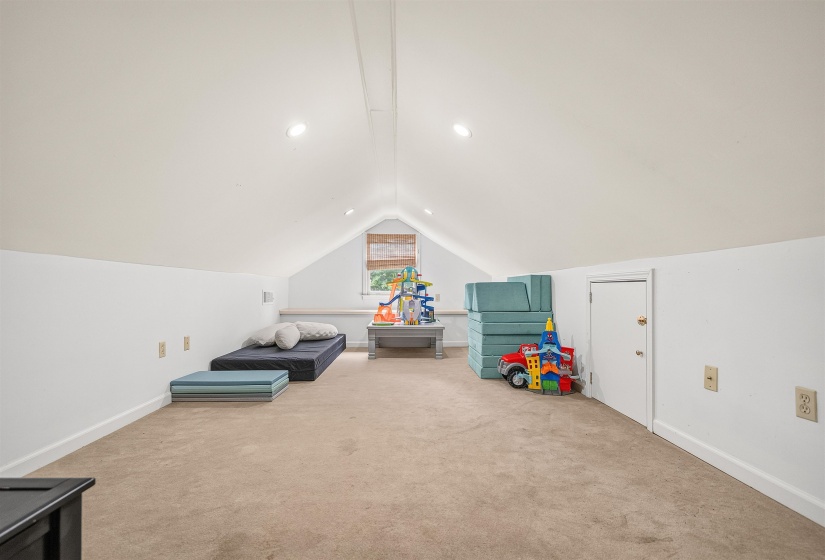 399 GREENFIELD RD, Memphis, Tennessee 38117, 4 Bedrooms Bedrooms, 9 Rooms Rooms,3.1 BathroomsBathrooms,Residential,For Sale,GREENFIELD,10224445