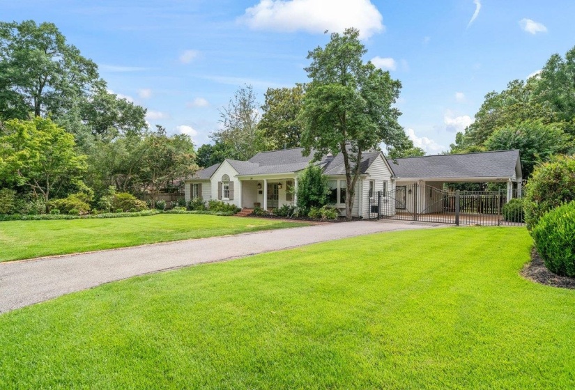 399 GREENFIELD RD, Memphis, Tennessee 38117, 4 Bedrooms Bedrooms, 9 Rooms Rooms,3.1 BathroomsBathrooms,Residential,For Sale,GREENFIELD,10224445