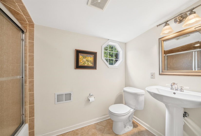 399 GREENFIELD RD, Memphis, Tennessee 38117, 4 Bedrooms Bedrooms, 9 Rooms Rooms,3.1 BathroomsBathrooms,Residential,For Sale,GREENFIELD,10224445