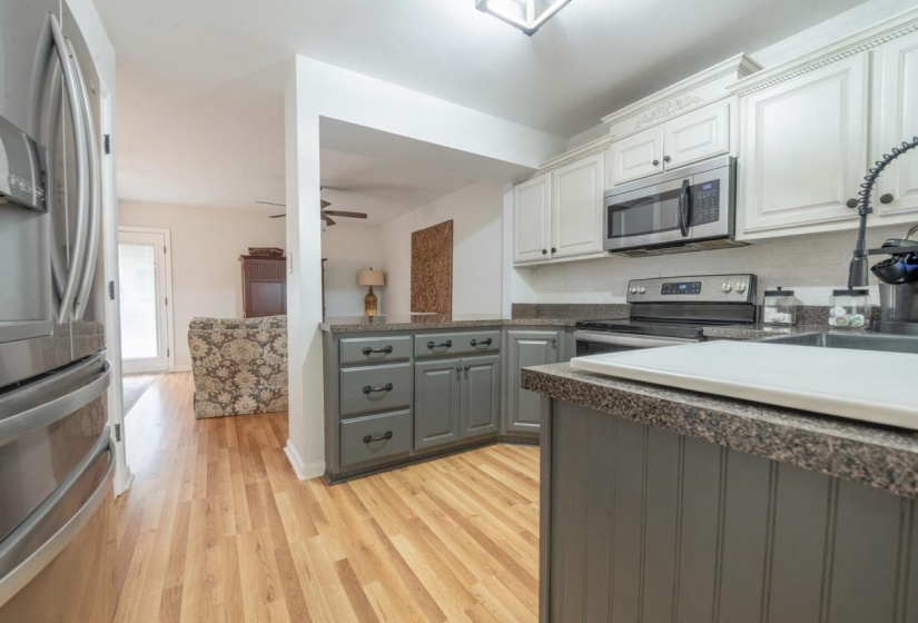 3079 BARLEY MILLS CIR, Lakeland, Tennessee 38002, 3 Bedrooms Bedrooms, 8 Rooms Rooms,2.1 BathroomsBathrooms,Residential,For Sale,BARLEY MILLS,10224450