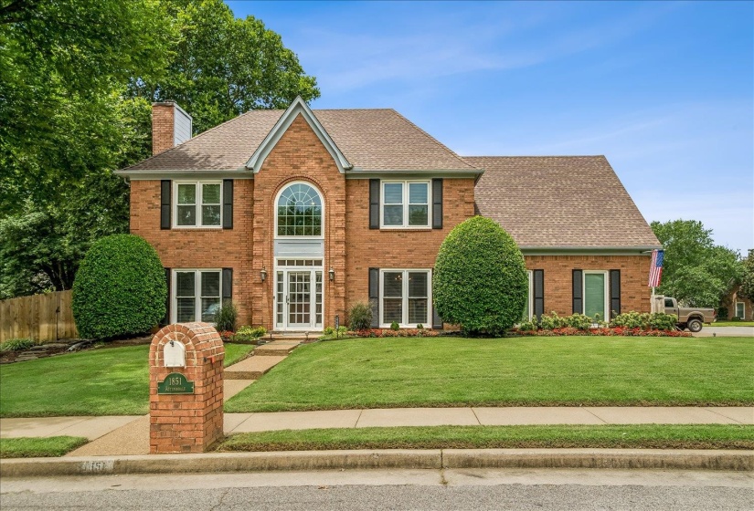 1851 AUTUMNDALE DR, Cordova, Tennessee 38016, 4 Bedrooms Bedrooms, 8 Rooms Rooms,2.1 BathroomsBathrooms,Residential,For Sale,AUTUMNDALE,10224458