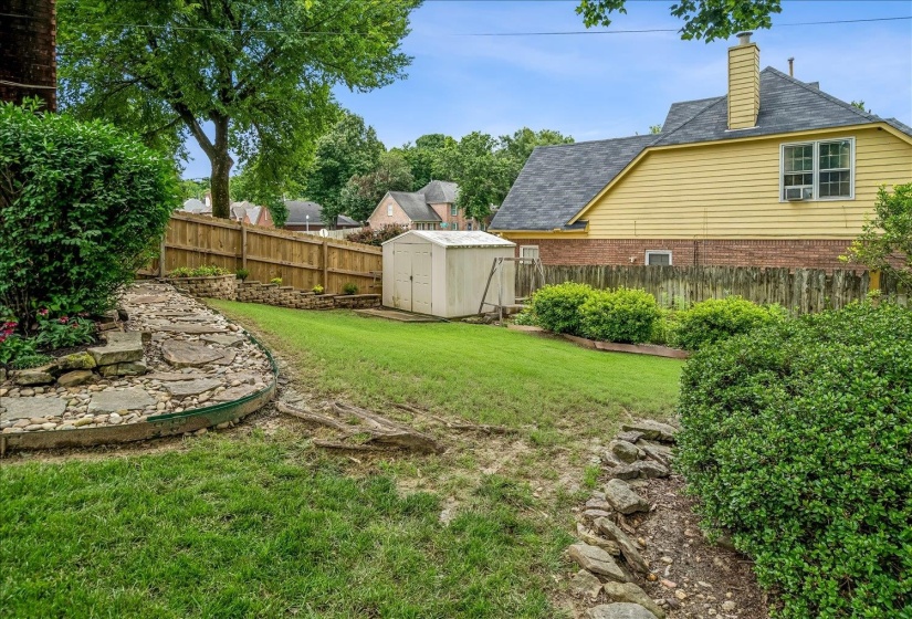 1851 AUTUMNDALE DR, Cordova, Tennessee 38016, 4 Bedrooms Bedrooms, 8 Rooms Rooms,2.1 BathroomsBathrooms,Residential,For Sale,AUTUMNDALE,10224458