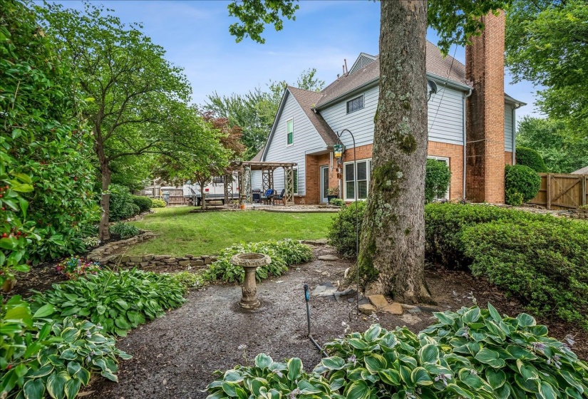 1851 AUTUMNDALE DR, Cordova, Tennessee 38016, 4 Bedrooms Bedrooms, 8 Rooms Rooms,2.1 BathroomsBathrooms,Residential,For Sale,AUTUMNDALE,10224458
