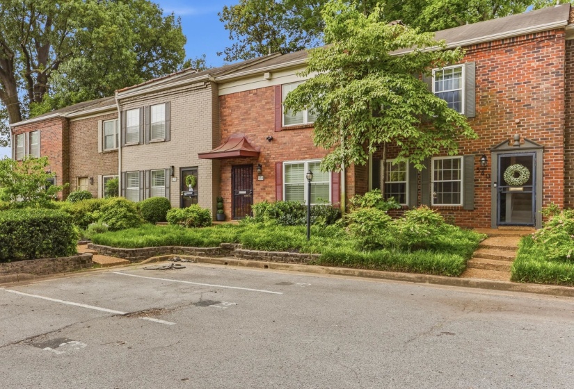 540 PEABODY SQ, Memphis, Tennessee 38104, 2 Bedrooms Bedrooms, 5 Rooms Rooms,1.2 BathroomsBathrooms,Residential,For Sale,PEABODY,10224459
