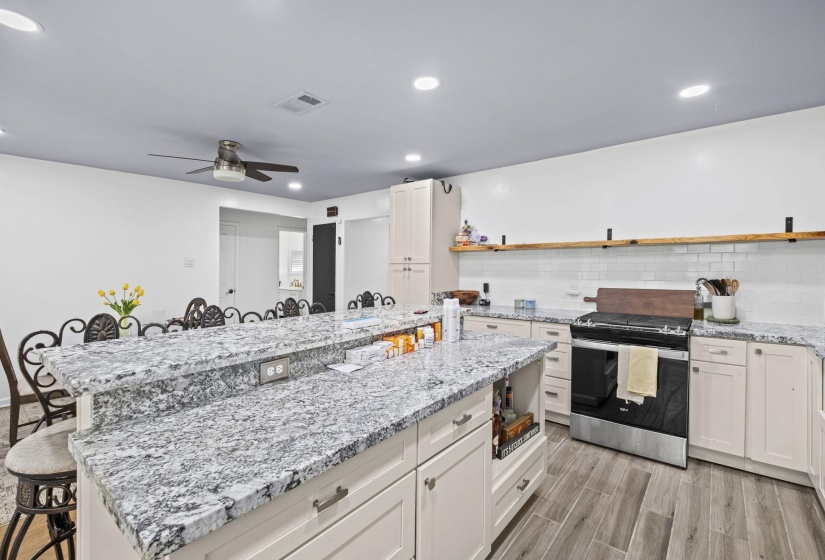 5159 ROLLING MEADOWS DR, Memphis, Tennessee 38134, 4 Bedrooms Bedrooms, 7 Rooms Rooms,2 BathroomsBathrooms,Residential,For Sale,ROLLING MEADOWS,10224465