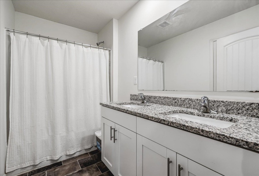 70 CHARLES CRK, Somerville, Tennessee 38068, 4 Bedrooms Bedrooms, 10 Rooms Rooms,2.1 BathroomsBathrooms,Residential,For Sale,CHARLES,10224466