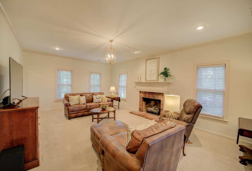732 TREE DR, Collierville, Tennessee 38017, 4 Bedrooms Bedrooms, 9 Rooms Rooms,2.1 BathroomsBathrooms,Residential,For Sale,TREE,10224468