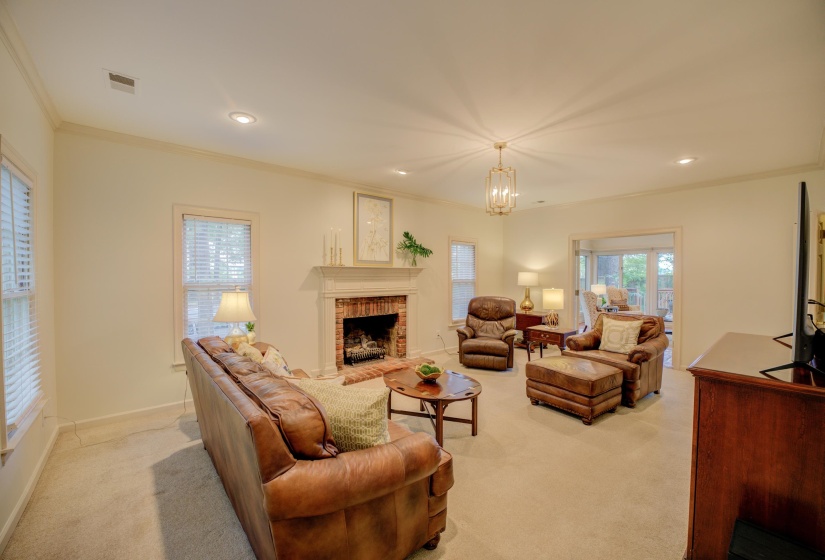 732 TREE DR, Collierville, Tennessee 38017, 4 Bedrooms Bedrooms, 9 Rooms Rooms,2.1 BathroomsBathrooms,Residential,For Sale,TREE,10224468