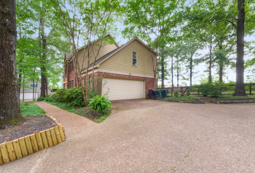732 TREE DR, Collierville, Tennessee 38017, 4 Bedrooms Bedrooms, 9 Rooms Rooms,2.1 BathroomsBathrooms,Residential,For Sale,TREE,10224468