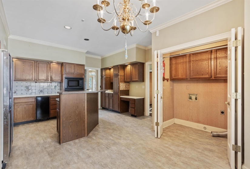 1591 CLANLO DR, Memphis, Tennessee 38104, 3 Bedrooms Bedrooms, 9 Rooms Rooms,2.1 BathroomsBathrooms,Residential,For Sale,CLANLO,10224469
