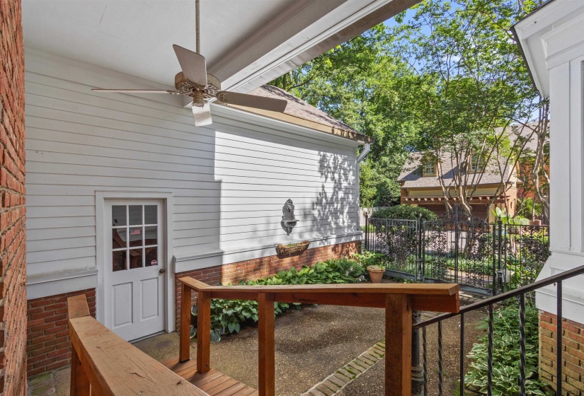 1591 CLANLO DR, Memphis, Tennessee 38104, 3 Bedrooms Bedrooms, 9 Rooms Rooms,2.1 BathroomsBathrooms,Residential,For Sale,CLANLO,10224469