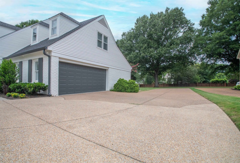 2125 GLENALDEN DR, Germantown, Tennessee 38139, 3 Bedrooms Bedrooms, 7 Rooms Rooms,3.1 BathroomsBathrooms,Residential,For Sale,GLENALDEN,10224472