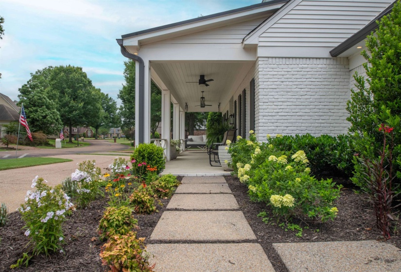 2125 GLENALDEN DR, Germantown, Tennessee 38139, 3 Bedrooms Bedrooms, 7 Rooms Rooms,3.1 BathroomsBathrooms,Residential,For Sale,GLENALDEN,10224472