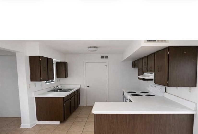 4701 QUEENS LACE CT, Memphis, Tennessee 38118, 2 Bedrooms Bedrooms, 5 Rooms Rooms,1.1 BathroomsBathrooms,Rental Properties,For Sale,QUEENS LACE,10224480